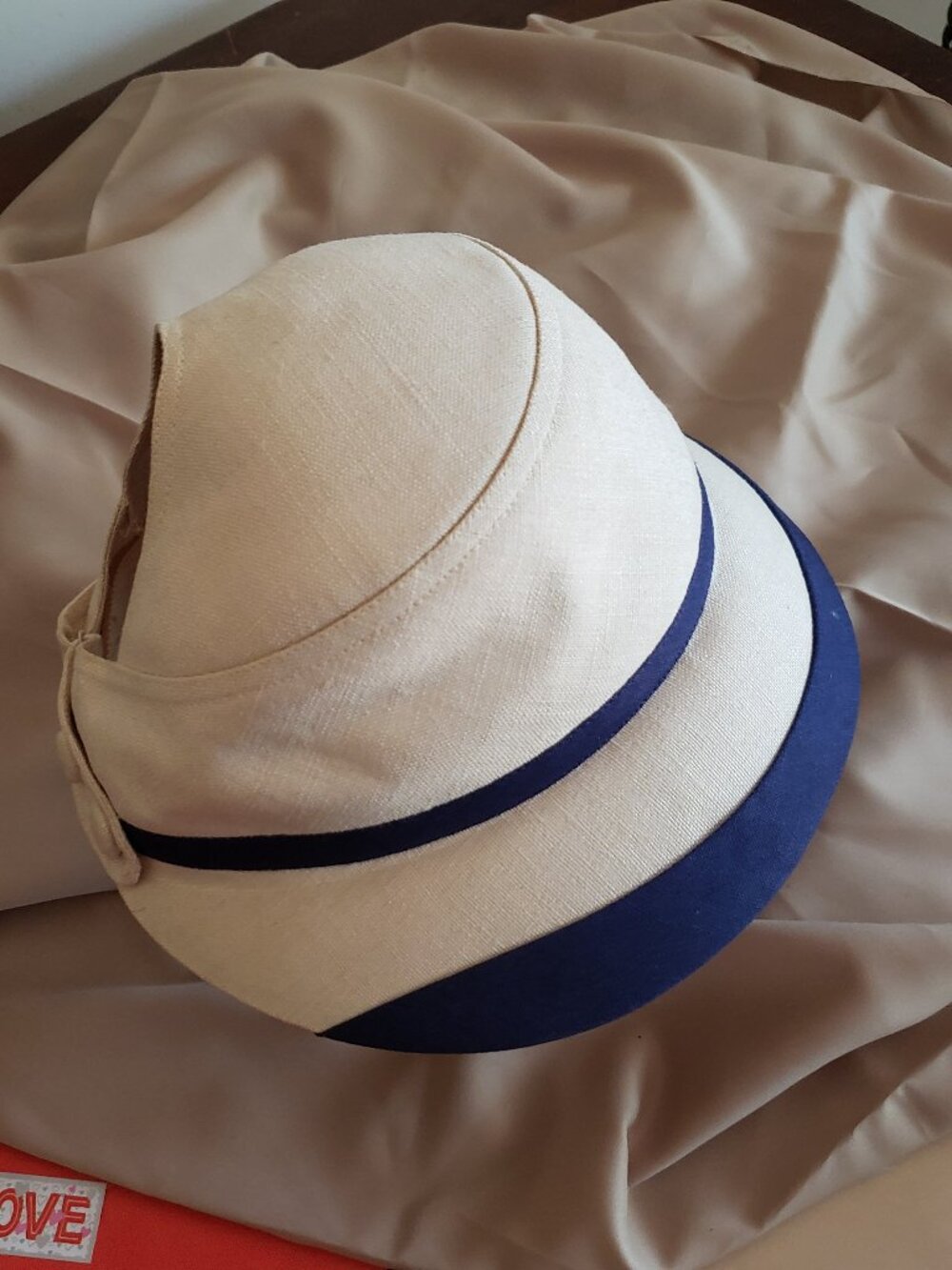 VINTAGE 1950'S STYLISH LINEN HAT